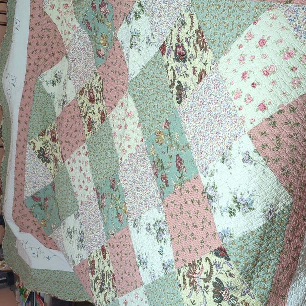 Vintage/HandMade The Old Country Store Floral Patchwork Prairie Cabin Quilt King